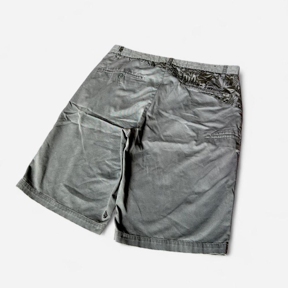 Volcom insanely baggy below the knee fit Y2K skater surfer shorts